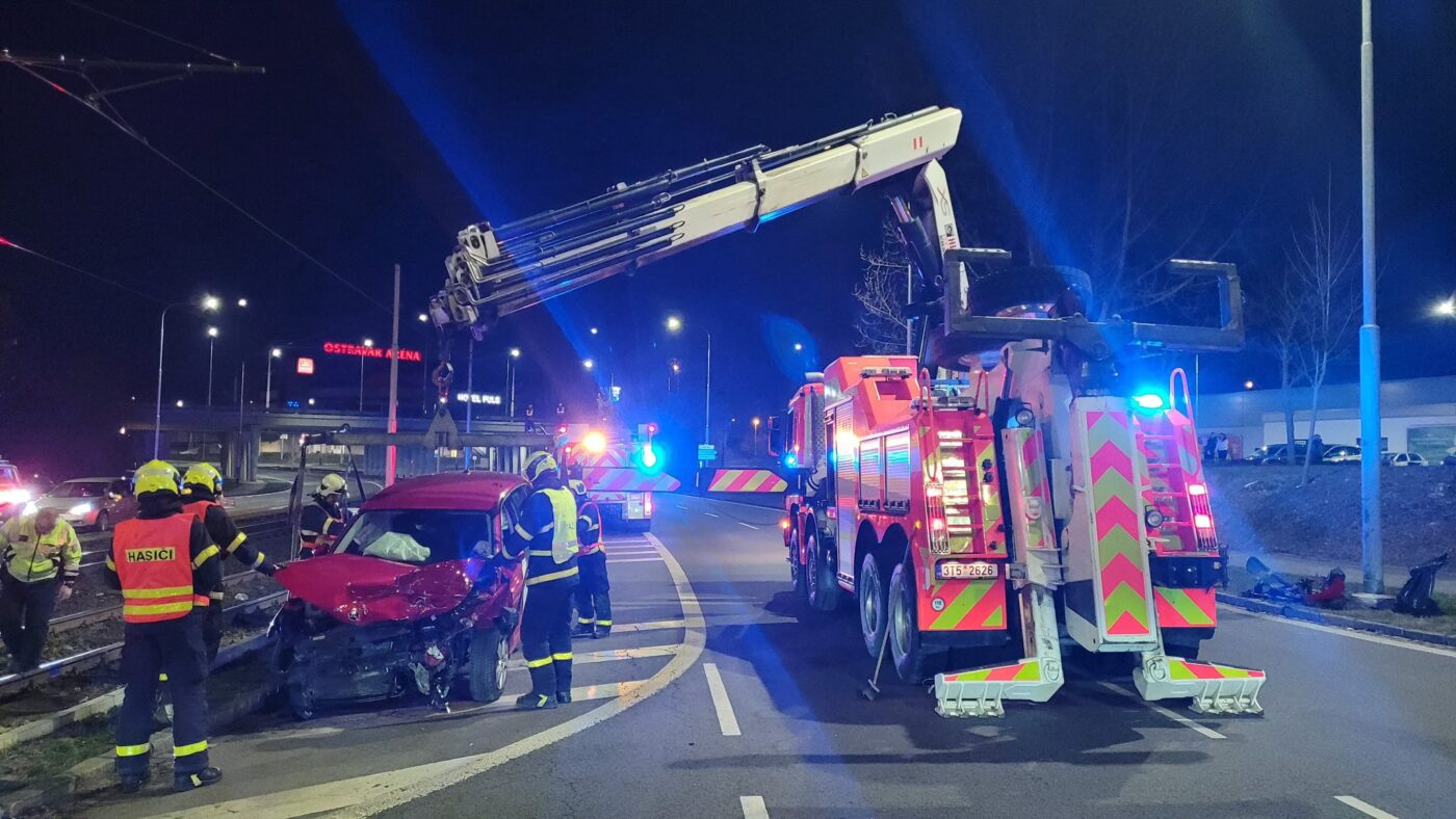 Vážná nehoda v Ostravě. Foto: HZS