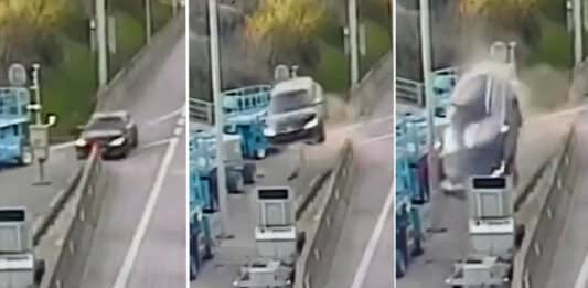 Škoda Octavia letěla na dálnici D2 vzduchem. Zdroj: PSR