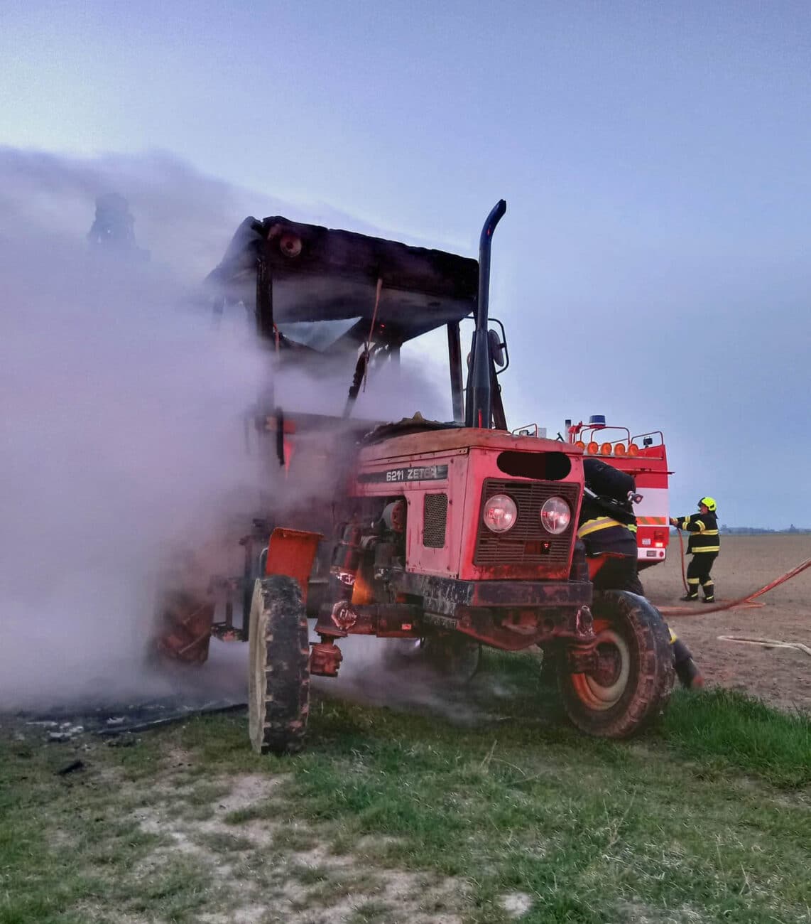 Plameny se hasičům podařilo dostat rychle pod kontrolu. Foto: HZS