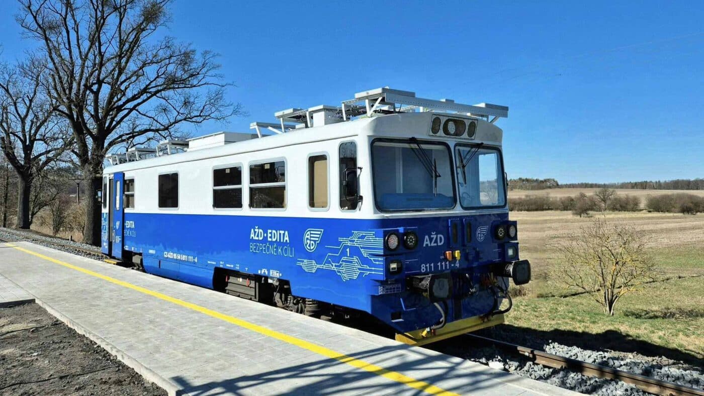 Kopidlnka bez strojvedoucího vyjela na trať u Kopidlna. Foto: AŽD