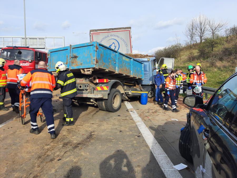 Tragická nehoda na Pražském okruhu u Modletic. Foto: PČR
