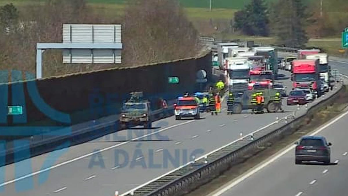 Nehoda vojáků na dálnici D1. Zdroj: ŘSD