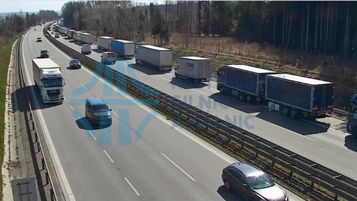 Před nehodou na dálnici D1 se směrem na Brno vytvořila kolona. Zdroj: ŘSD