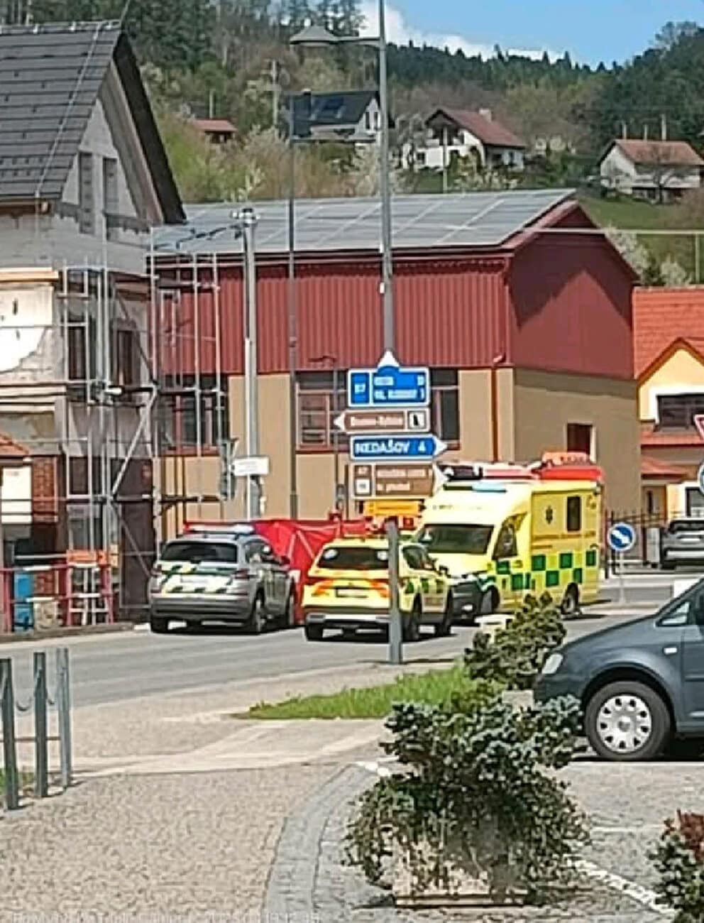 Nehoda v Broumově-Bylnici. Auto srazilo cyklistu. Foto: Eliška Eldorado