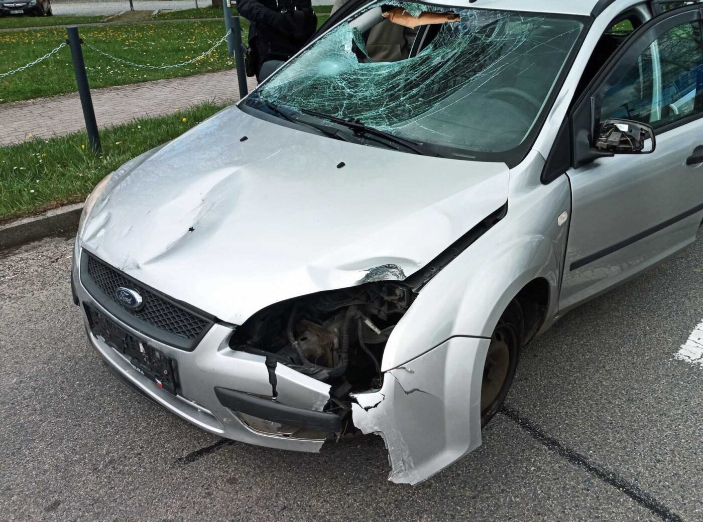 Nehoda v Brumově-Bylnici. Auto srazilo cyklistu. Foto: HZS