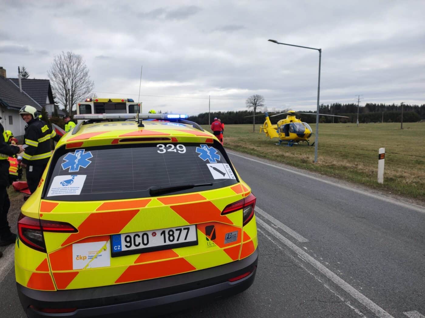 Tragická nehoda u obce Dvory v jižních Čechách. Foto: HZS