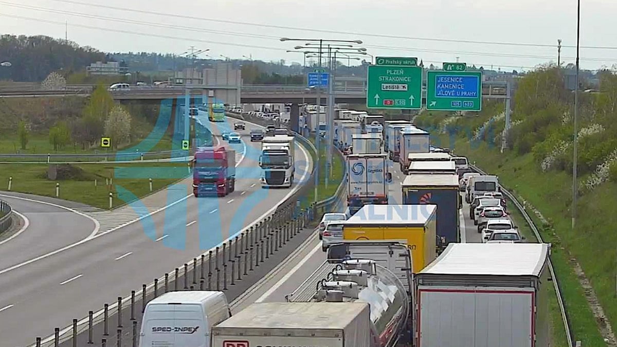 Před nehodou se na Pražském okruhu tvoří kolony. Zdroj: ŘSD
