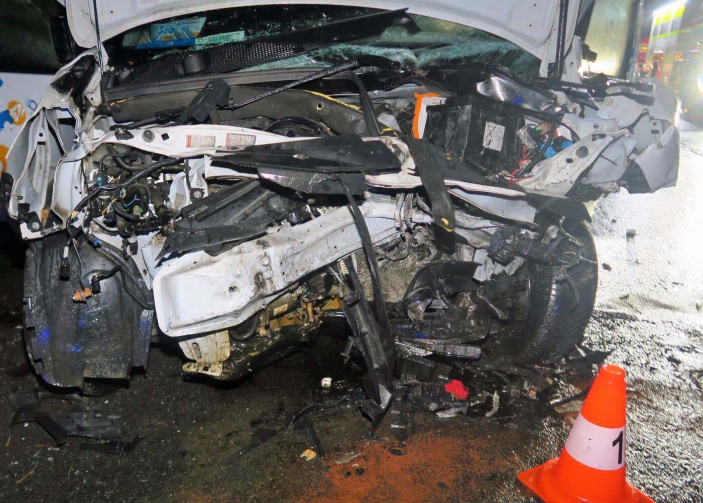 Takto skončila Dacie 21letého řidiče. Foto: PČR