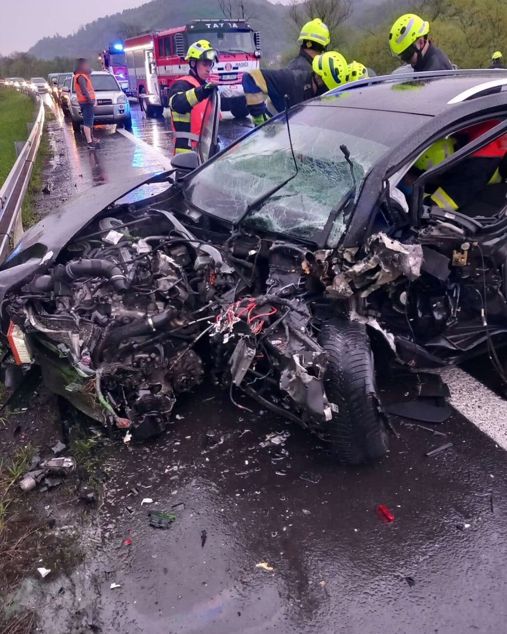 Tragická nehoda u obce Povrly. Foto: HZS