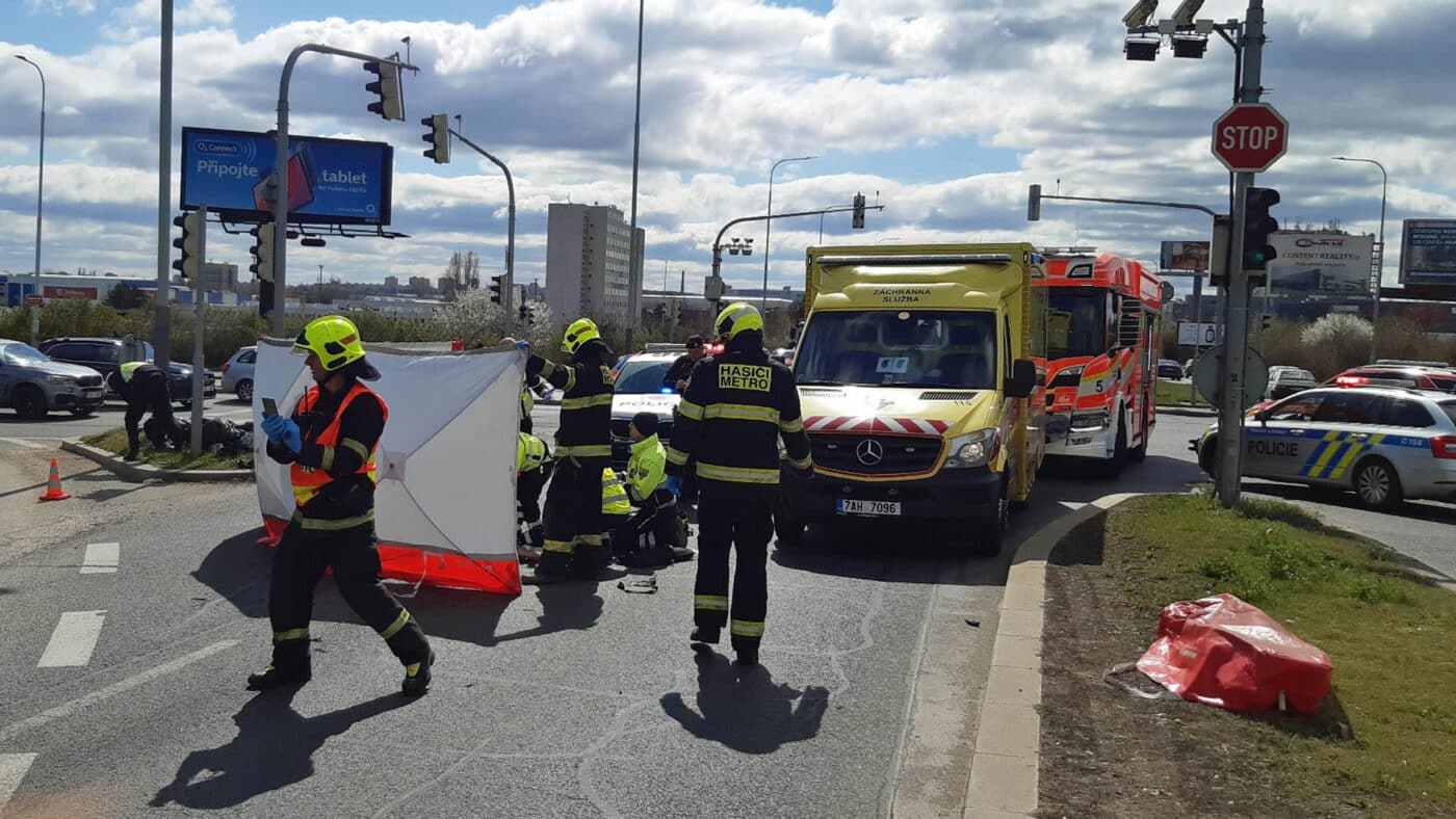 Tragická nehoda v Průmyslové ulici v Praze. Foto: HZS