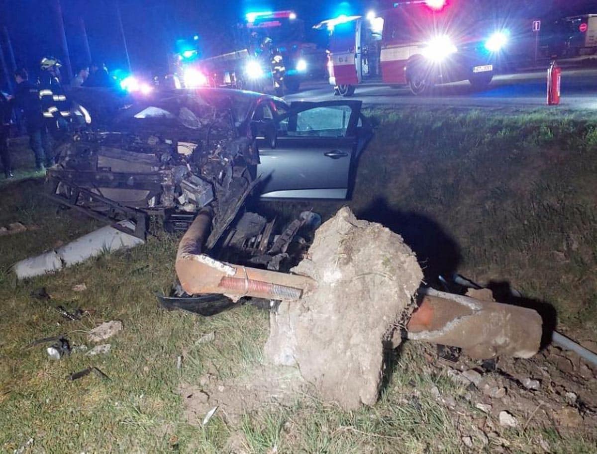 Noční nehoda ve Vysokém Mýtu. Foto: HZS