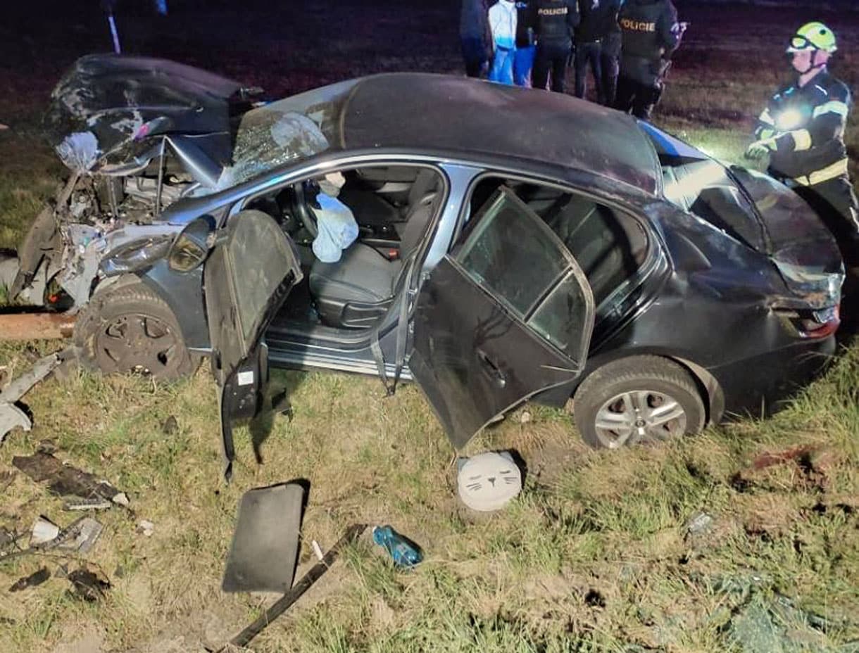 Noční nehoda ve Vysokém Mýtu. Foto: HZS