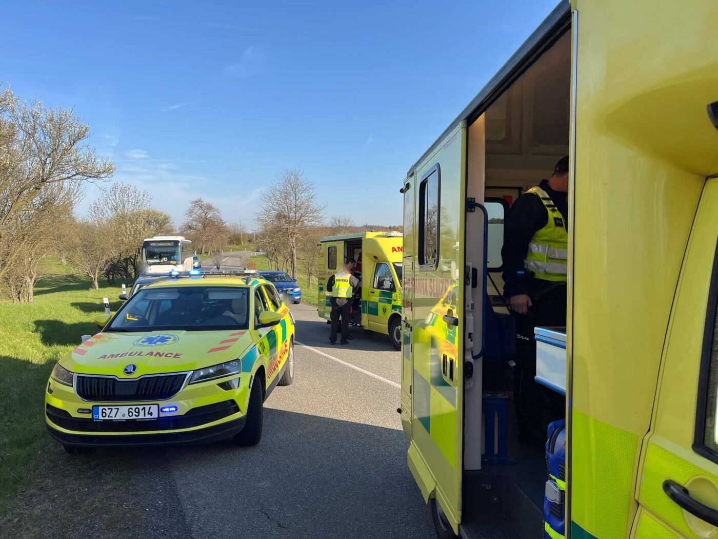 Na místo vyrazily tři posádky záchranářů. Foto: ZZS