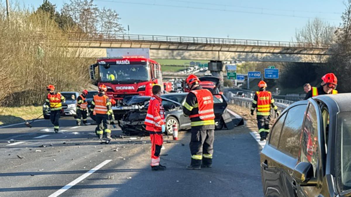 Nehoda na dálnici D46 u Vyškova. Foto: HZS