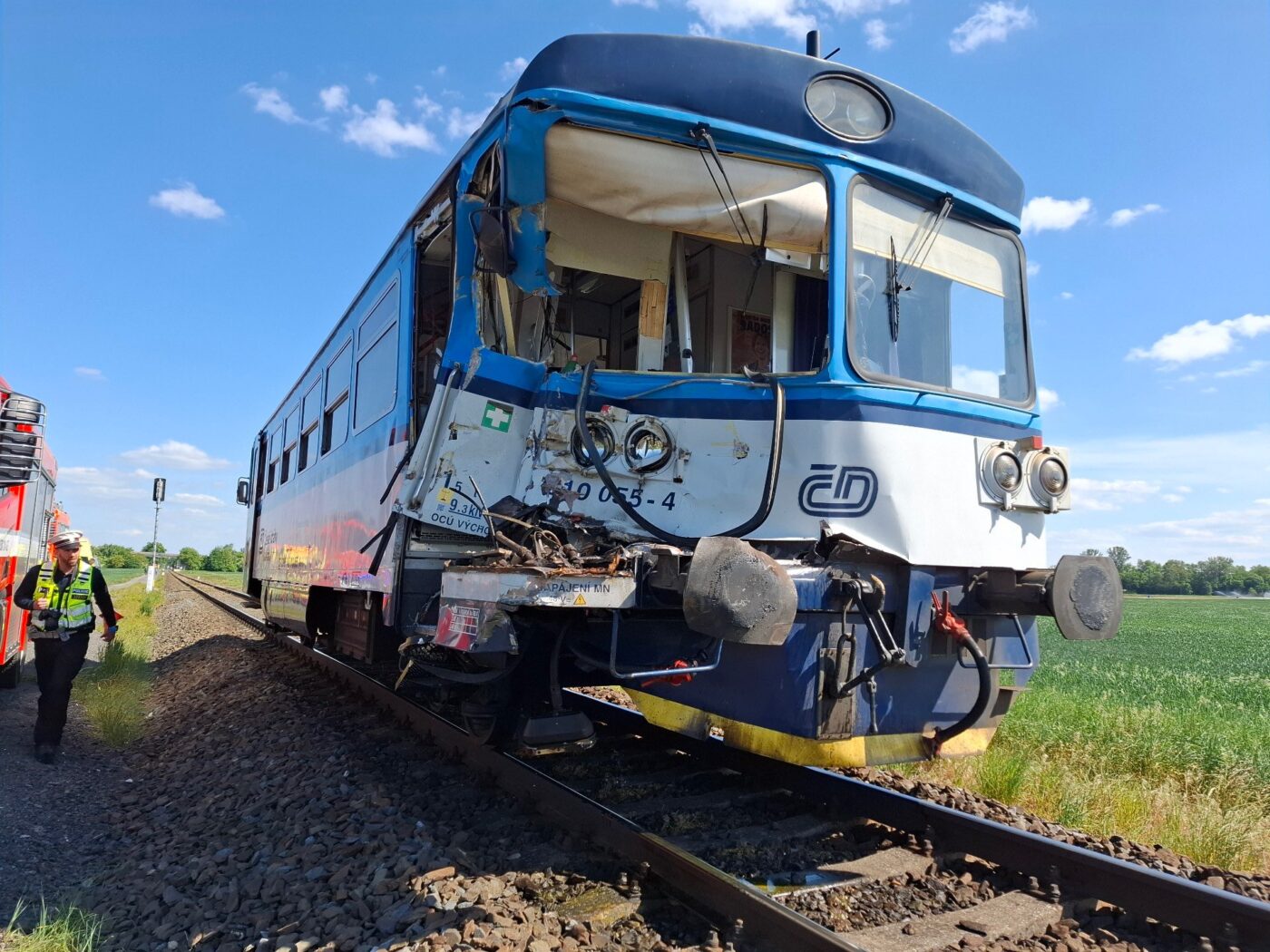 Nehoda vlaku a nákladního vozu v Bystrovanech. Foto: HZS