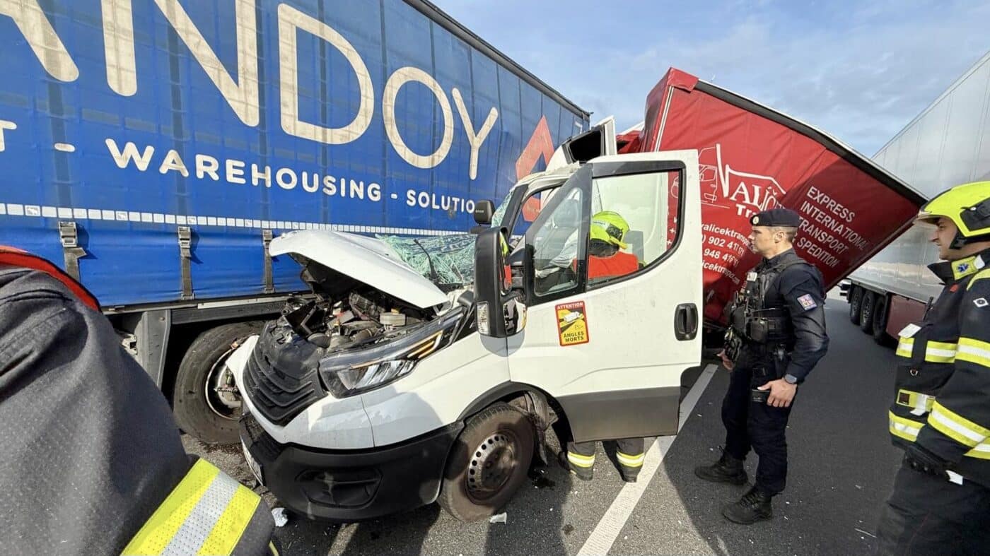 Nehoda na Pražském okruhu u Zbraslavi. Foto: HZS