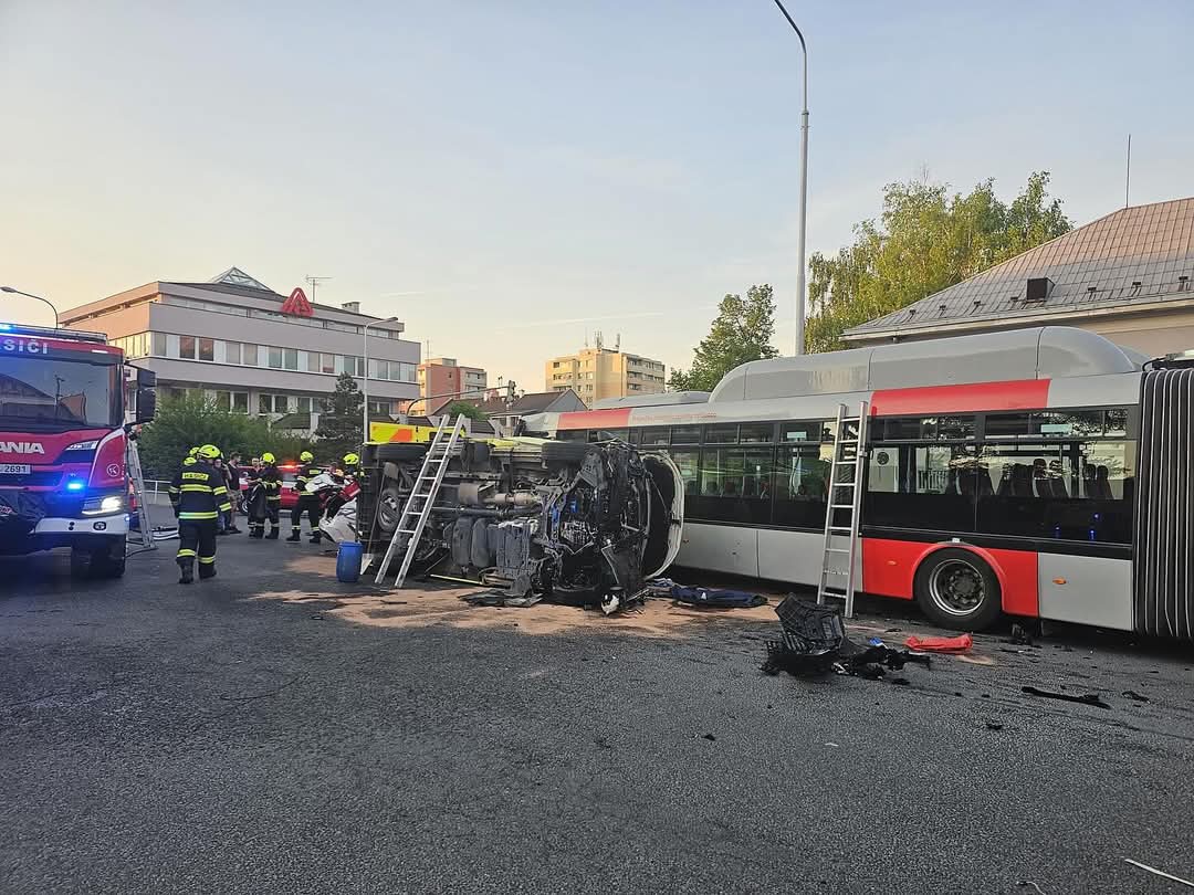 Vážna nehoda v Kladně. Foto: HZS