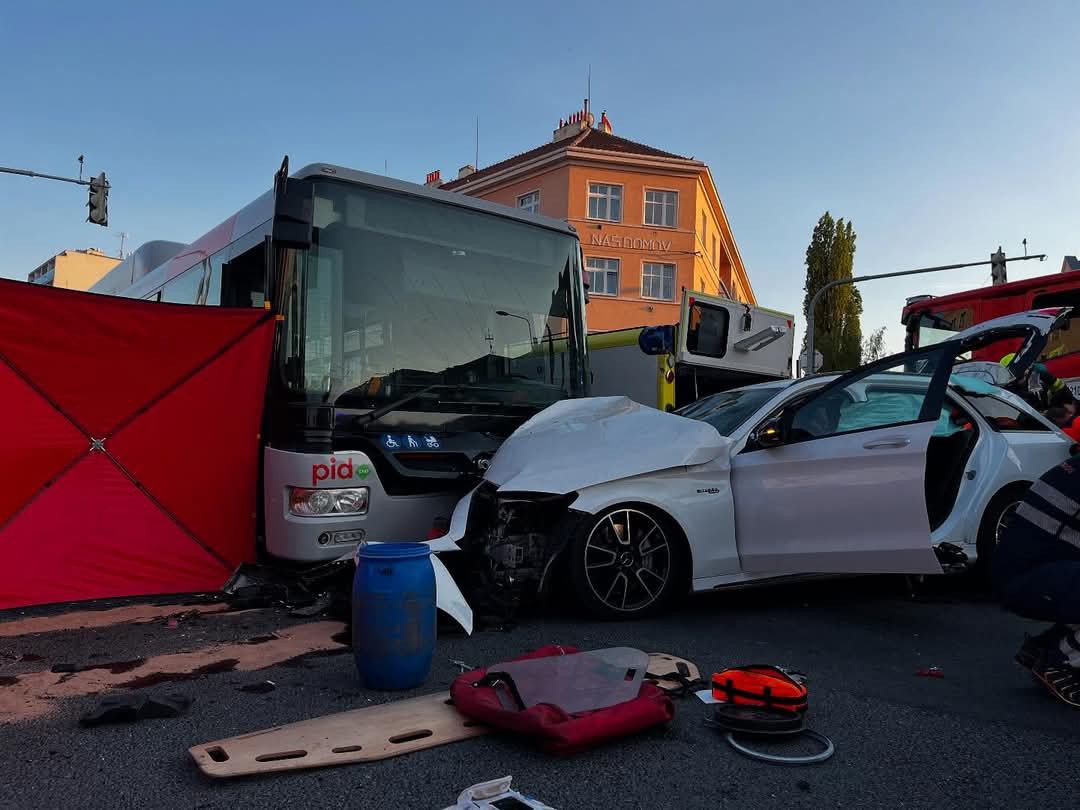 Vážna nehoda v Kladně. Foto: HZS