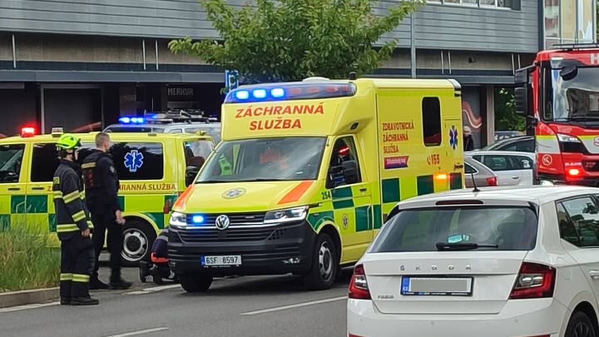 Holčičku v Mladé Boleslavi srazilo auto, je zraněná. Foto: Eduard Edie