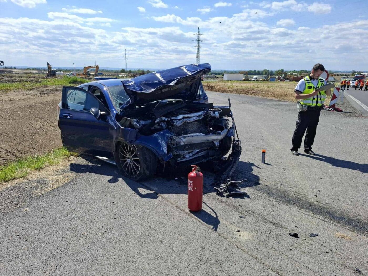 Nehoda autobusu u Velkého Týnce. Foto: HZS