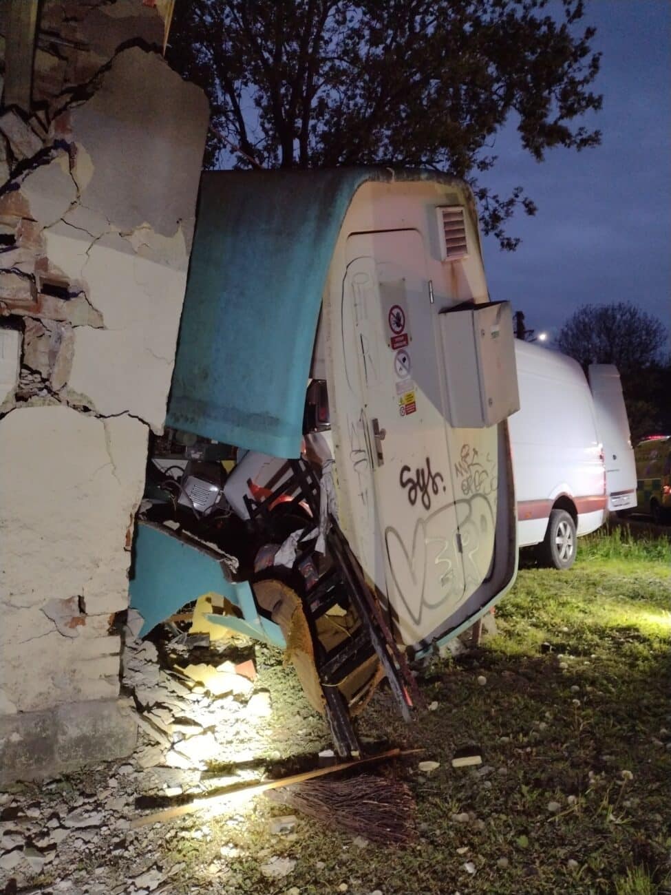 Nehoda v Březinkách - Nectavě. Foto: HZS