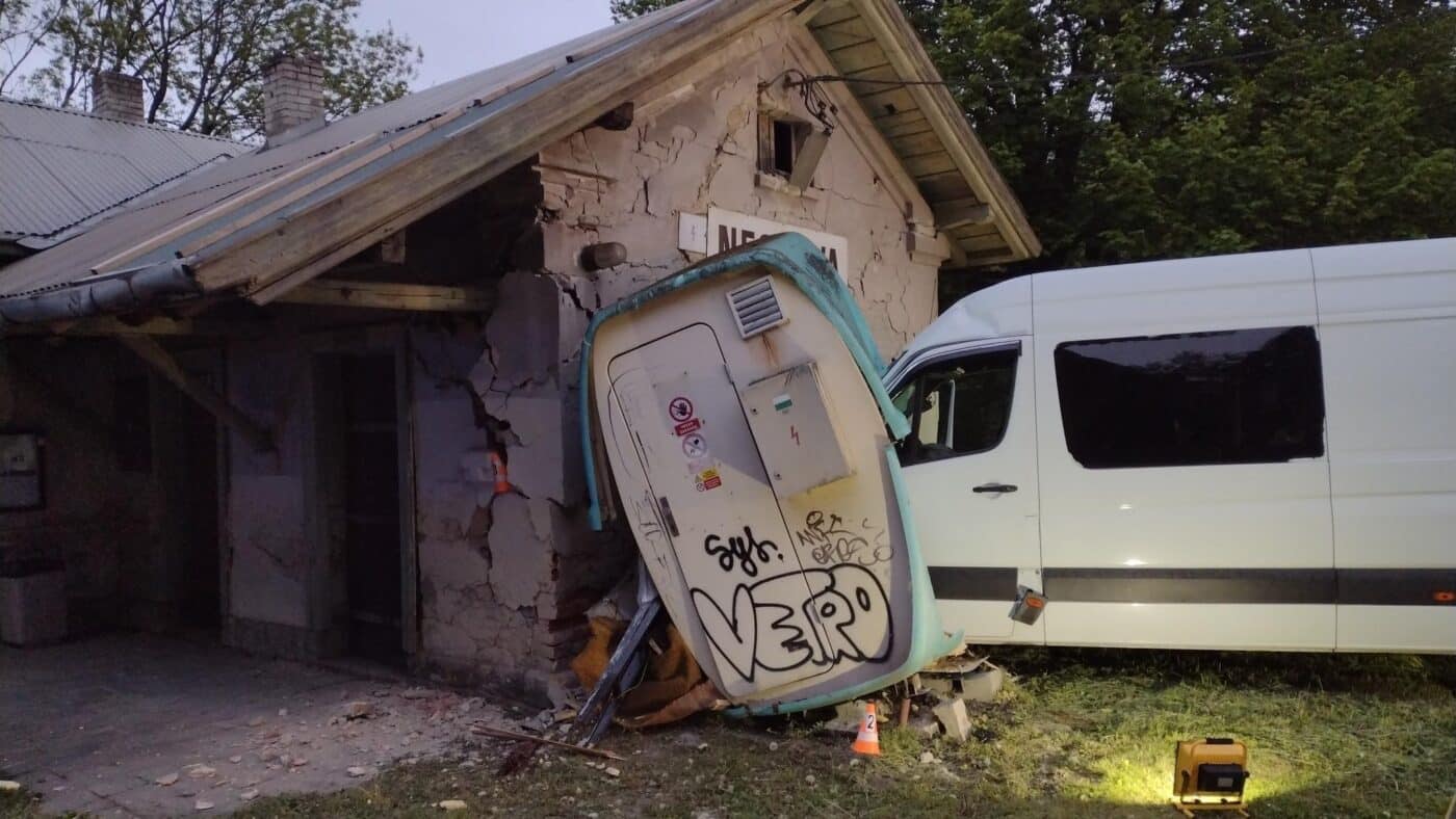 Nehoda v Březinkách - Nectavě. Foto: HZS