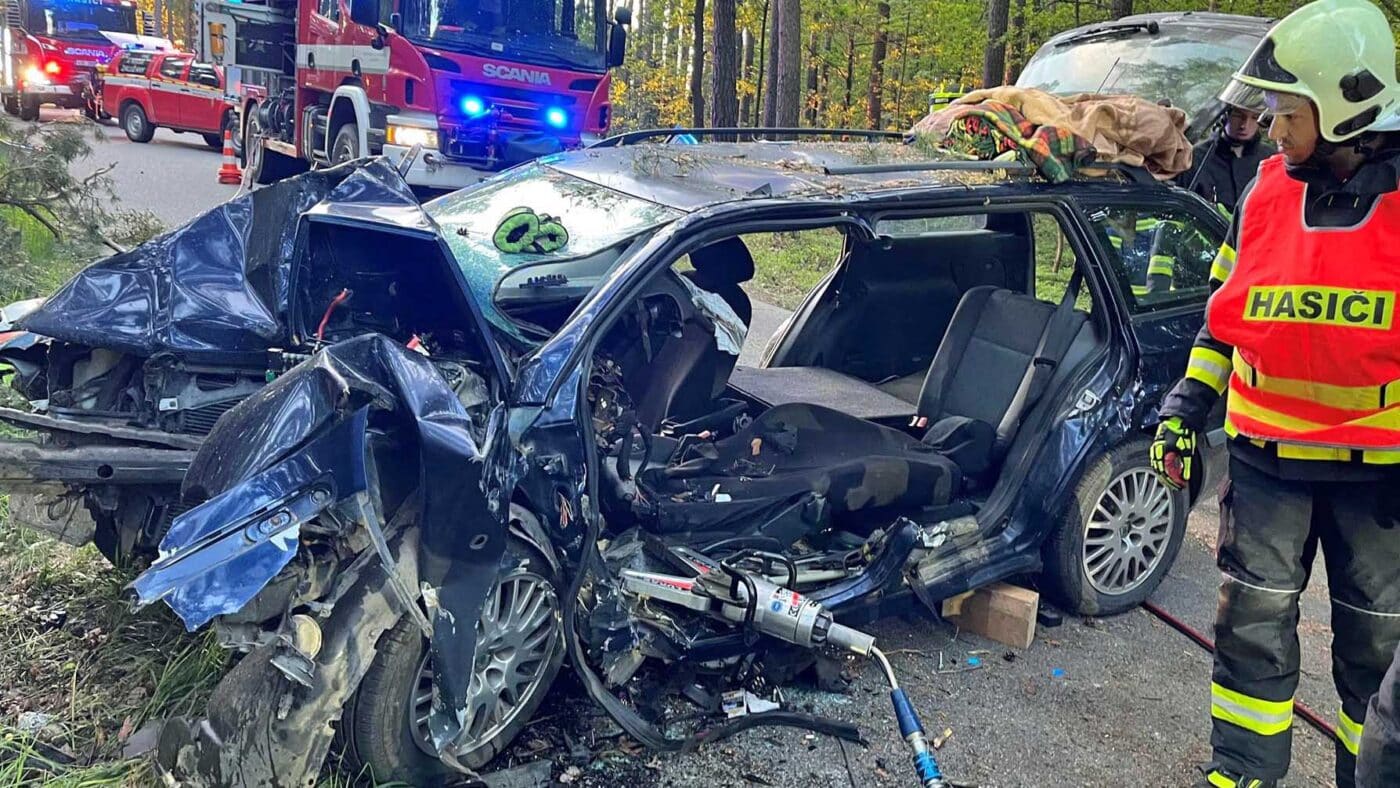 Vážná nehoda v Chraštičkách na Příbramsku. Foto: HZS