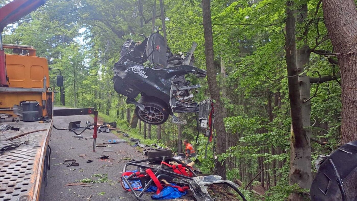 Nehoda na závodech v Hradišti v Klášterci nad Ohří.