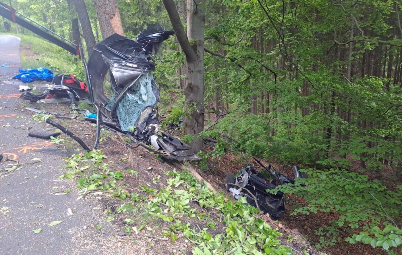 Nehoda na závodech v Hradišti v Klášterci nad Ohří.