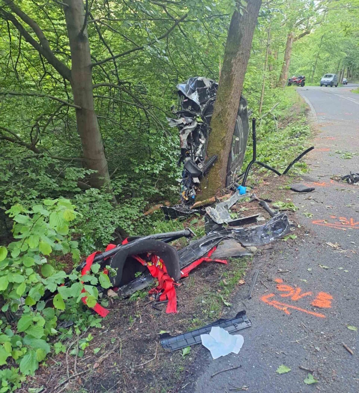 Nehoda na závodech v Hradišti v Klášterci nad Ohří.