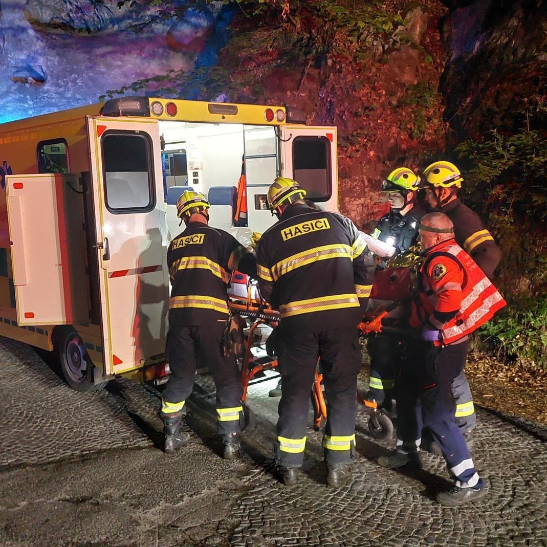 Zásah probíhal v nepřístupném terénu Kokořínského dolu.