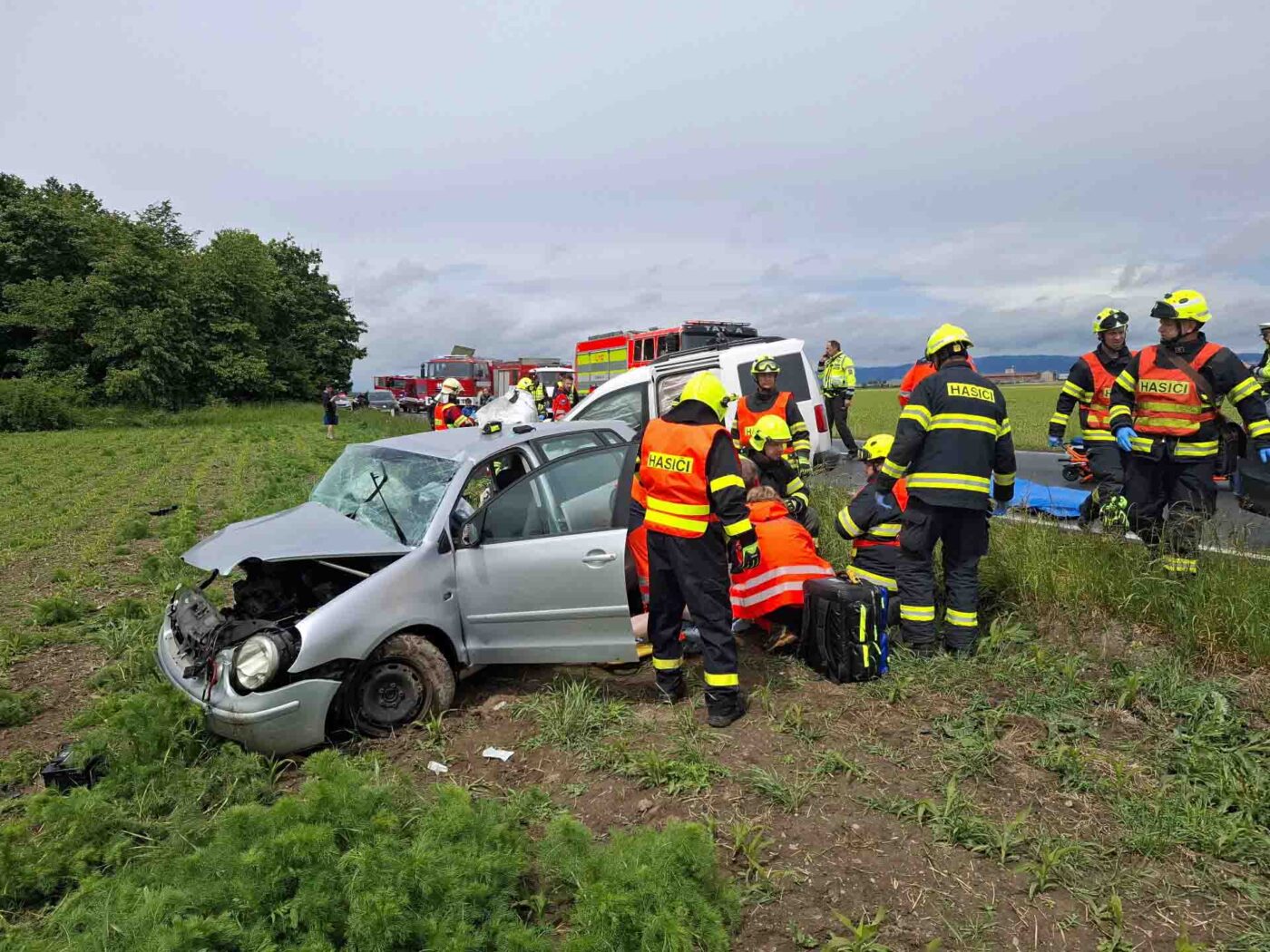 Nehoda mezi Olomoucí a Pňovicemi. Foto: HZS