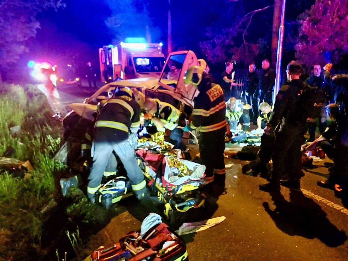 Tragická nehoda v Praze v ulici K Vilkám. Foto: HZS