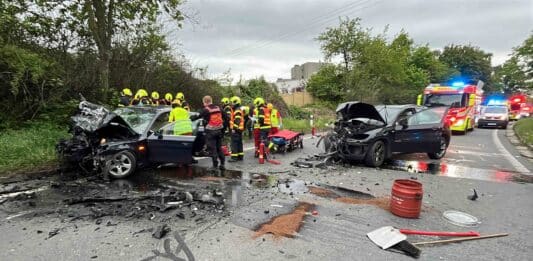 Vážná nehoda dvou BMW v Petřkovicích u Ostravy. Foto: HZS