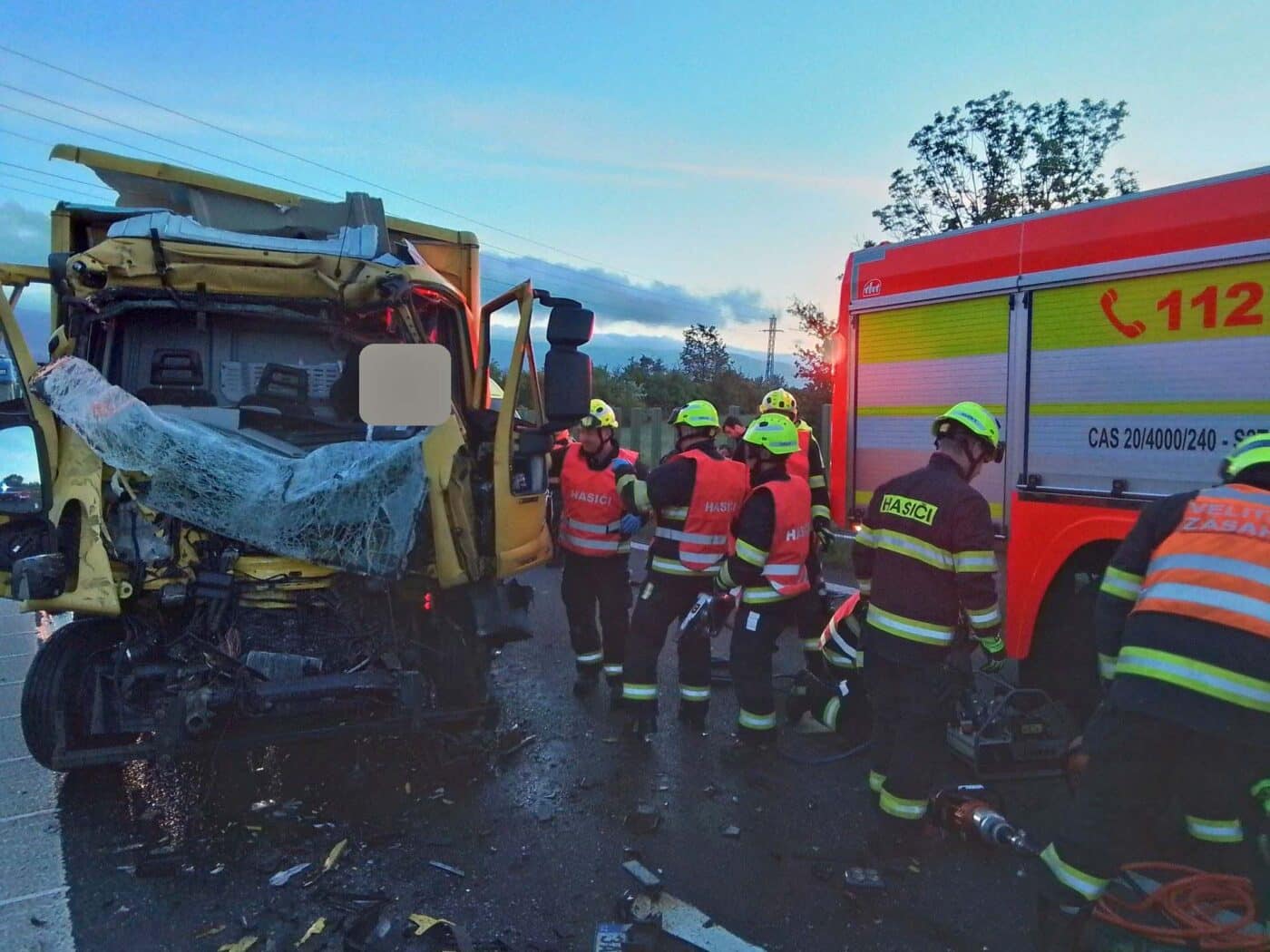 Vážná nehoda v Teplicích. Foto: HZS