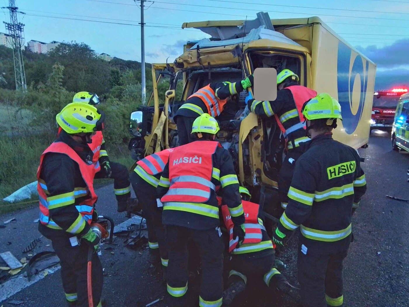 Vážná nehoda v Teplicích. Foto: HZS