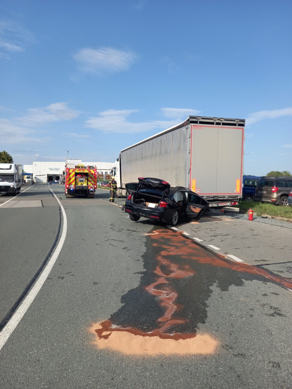 Vážná nehoda v Lipovce v Rychnově nad Kněžnou. Foto: HZS