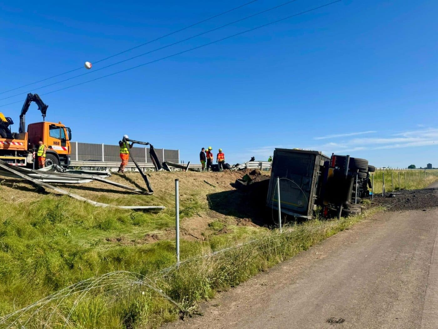 Tragická nehoda na D11 u Černožic. Foto: PČR