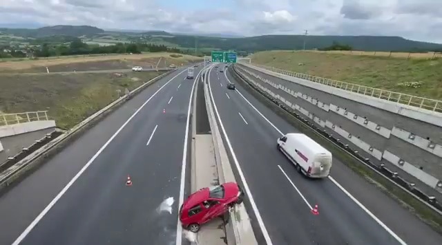 Nehoda na dálnici D8. Video: PČR