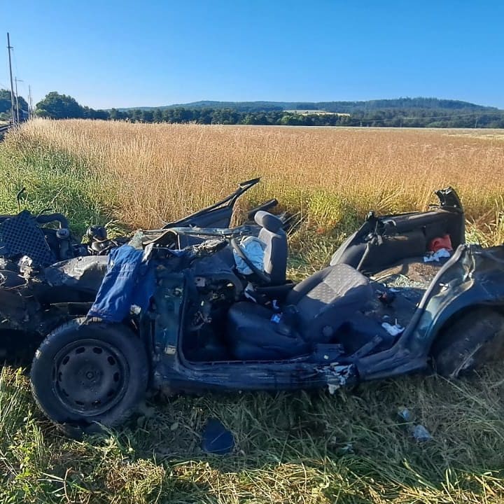 Nehoda na přejezdu v Blovicích. Foto: HZS