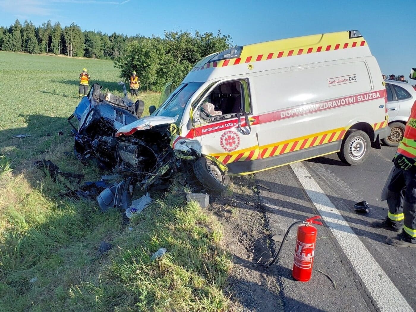 Nehoda u Dolního Žandova. Foto: HZS