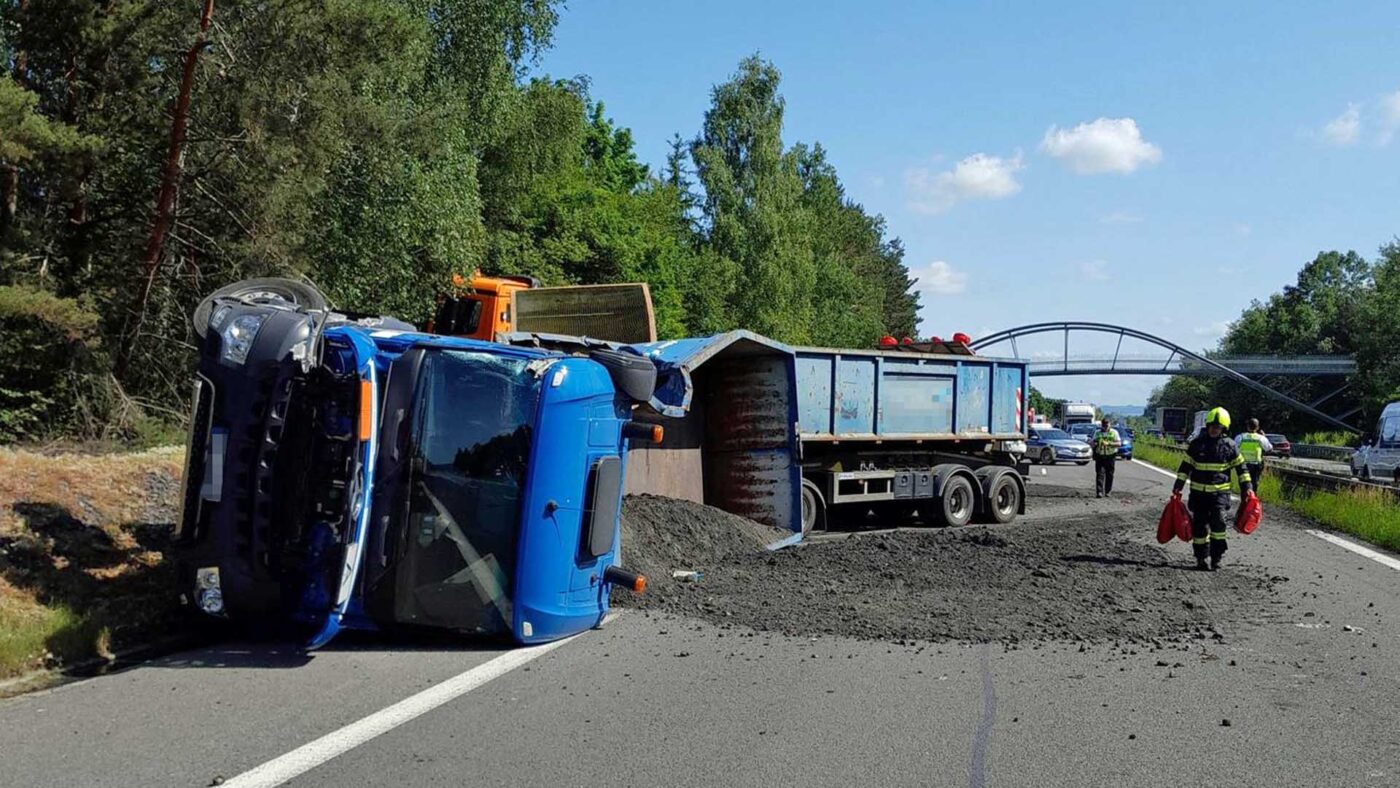 Nehoda na dálnici D10.