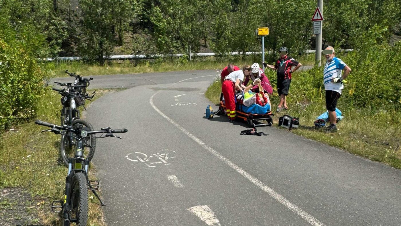Cyklista se v Paskově vážně zranil. Foto: ZZS
