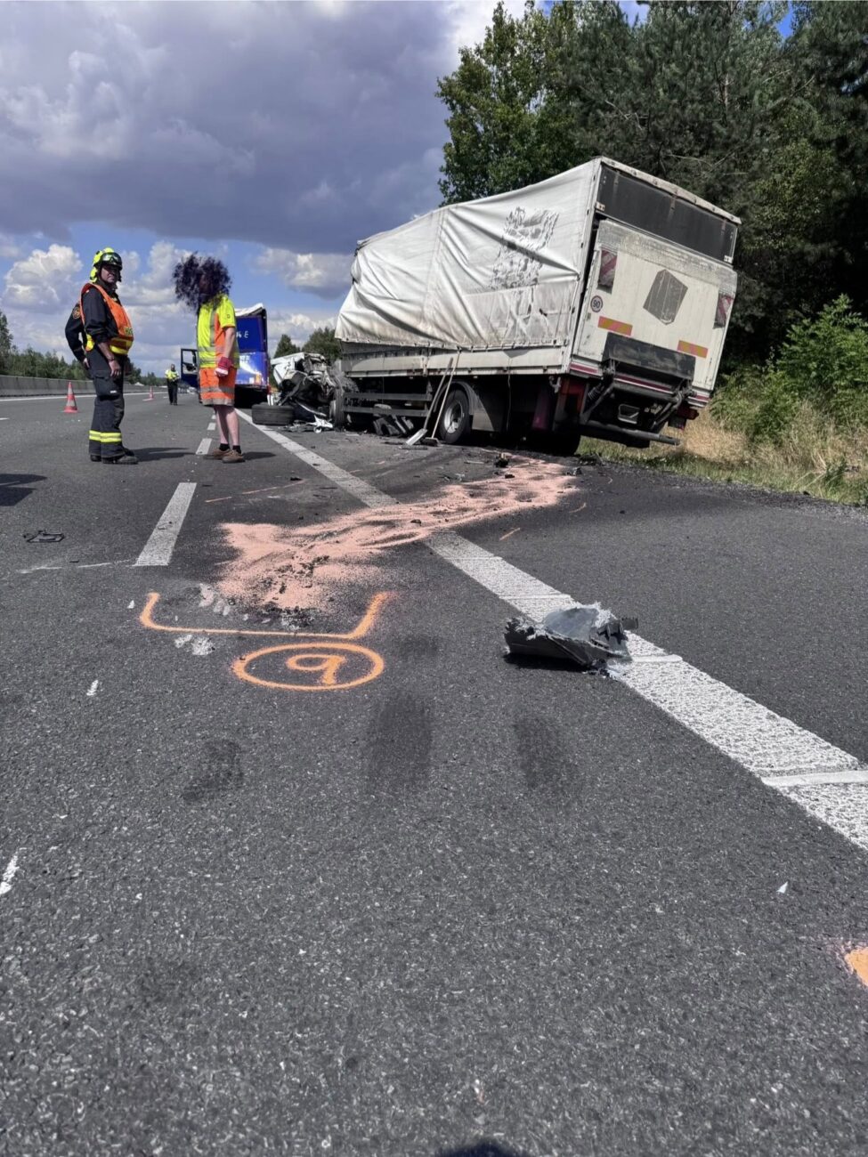 Odpolední nehoda na D5 u Drahelčic. Foto: HZS 