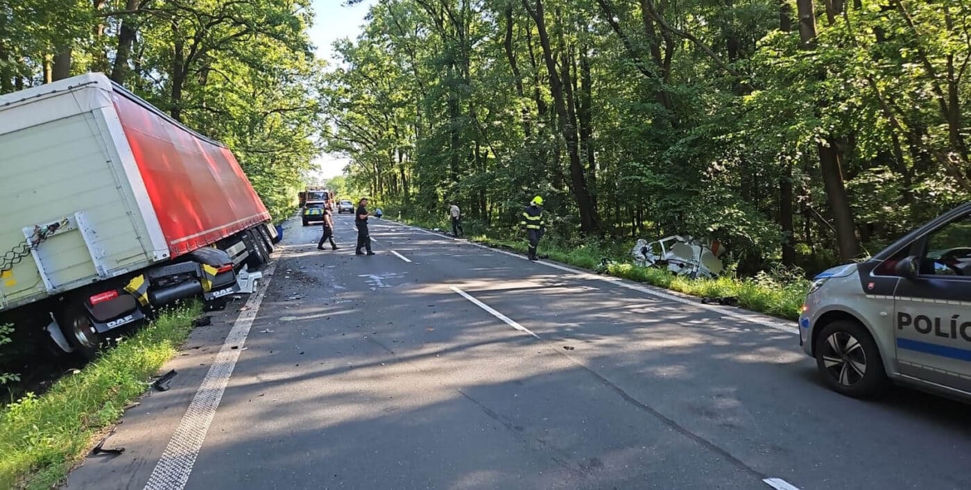 Tragická nehoda mezi Kopčany a Adamovem.