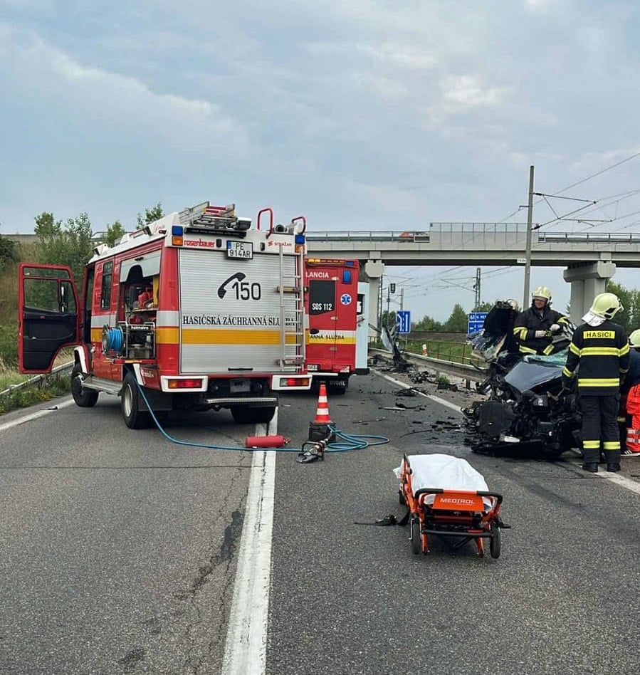 Vážná nehoda u obce Kostolná – Záriečie. Foto: PSR