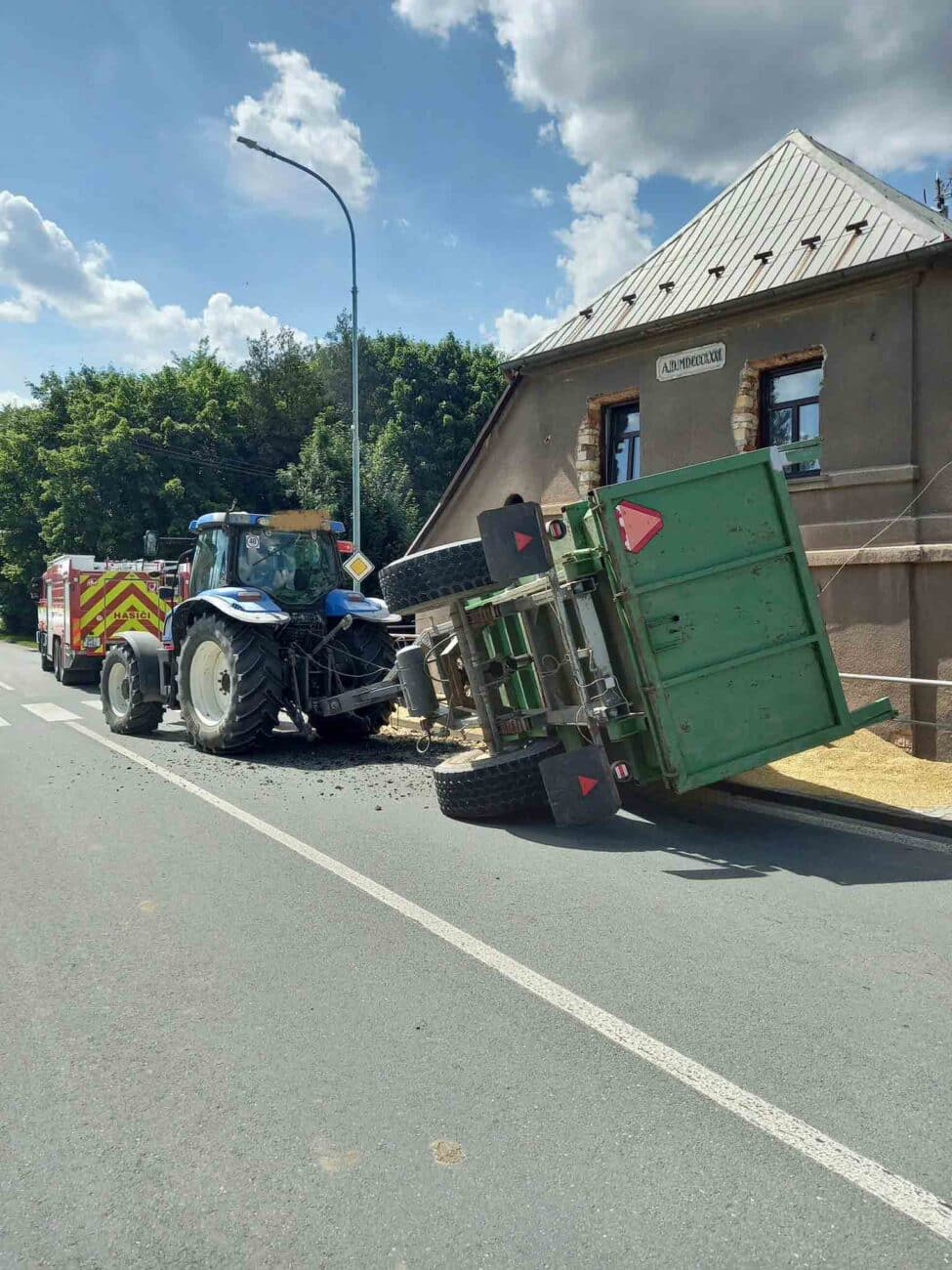 Nedělní nehoda ve Vamberku. Foto: HZS