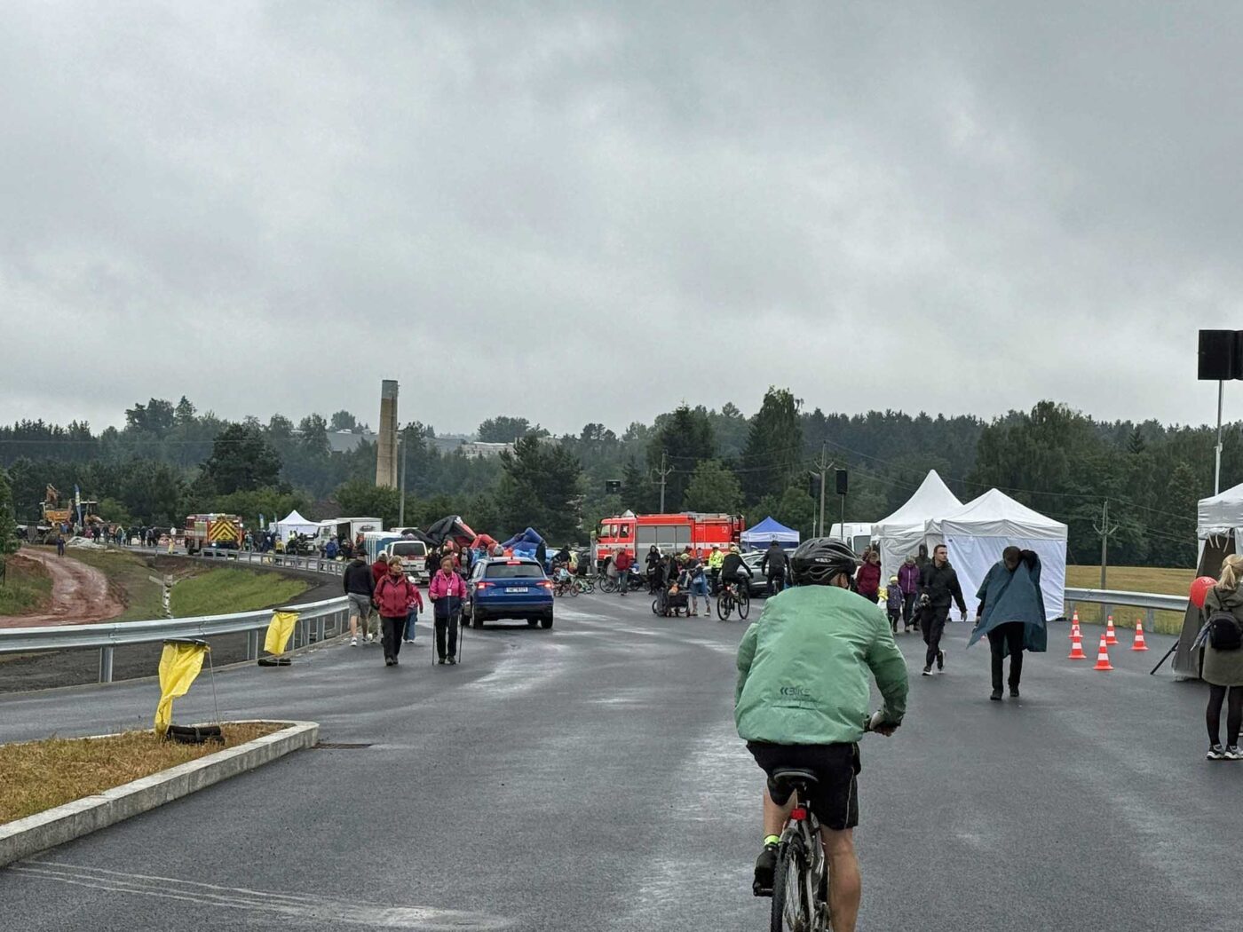 Lidé si přišli prohlédnout obchvat Nové Paky. Foto: ŘSD