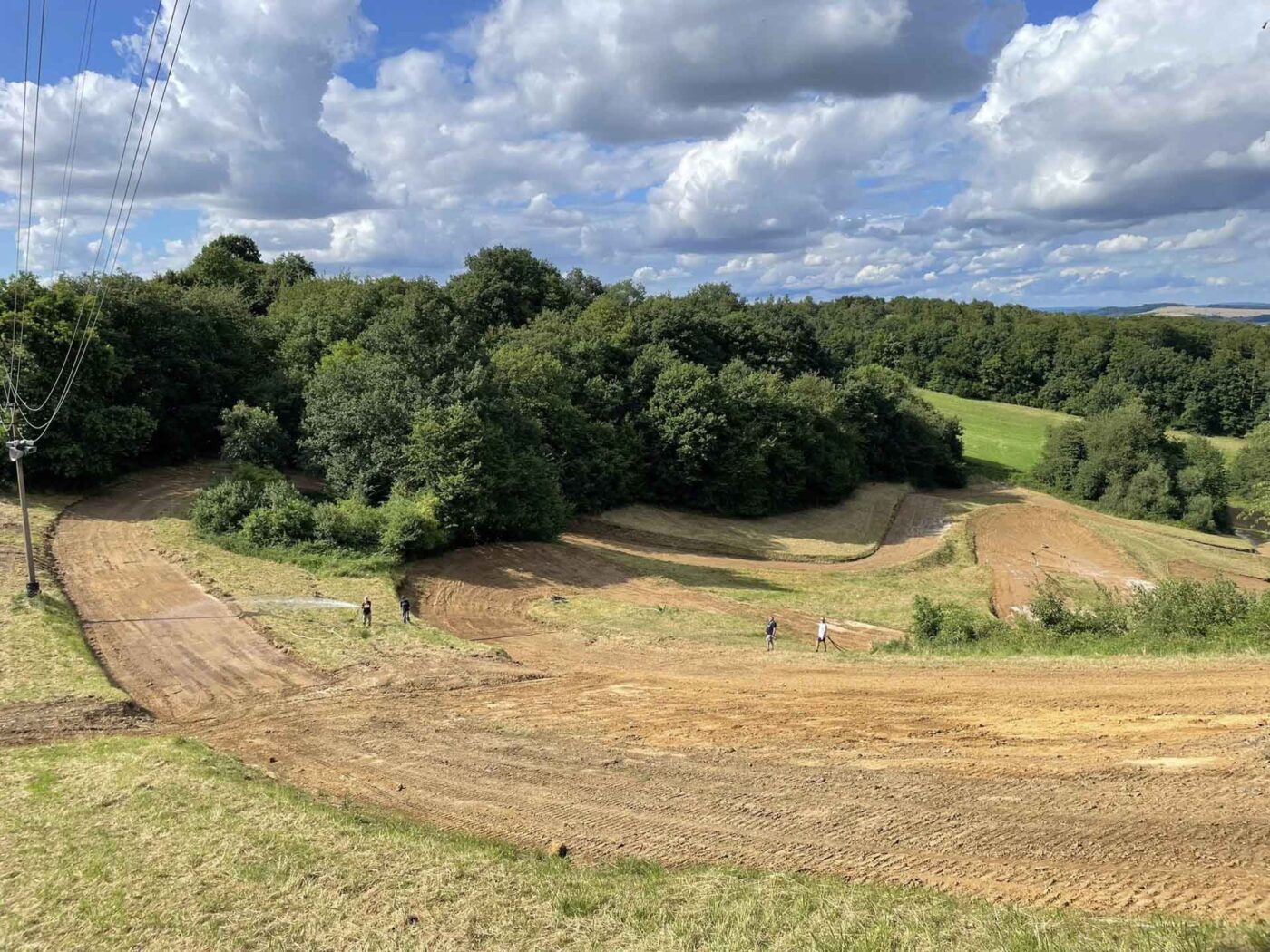 Motokrosová trať ve Žlutavě byla před závodem perfektně připravená. Foto: FB / Classic Motocross