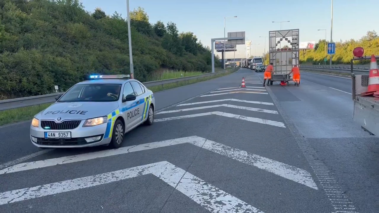 VIDEO: Policie uzavřela Jižní spojku v Praze.